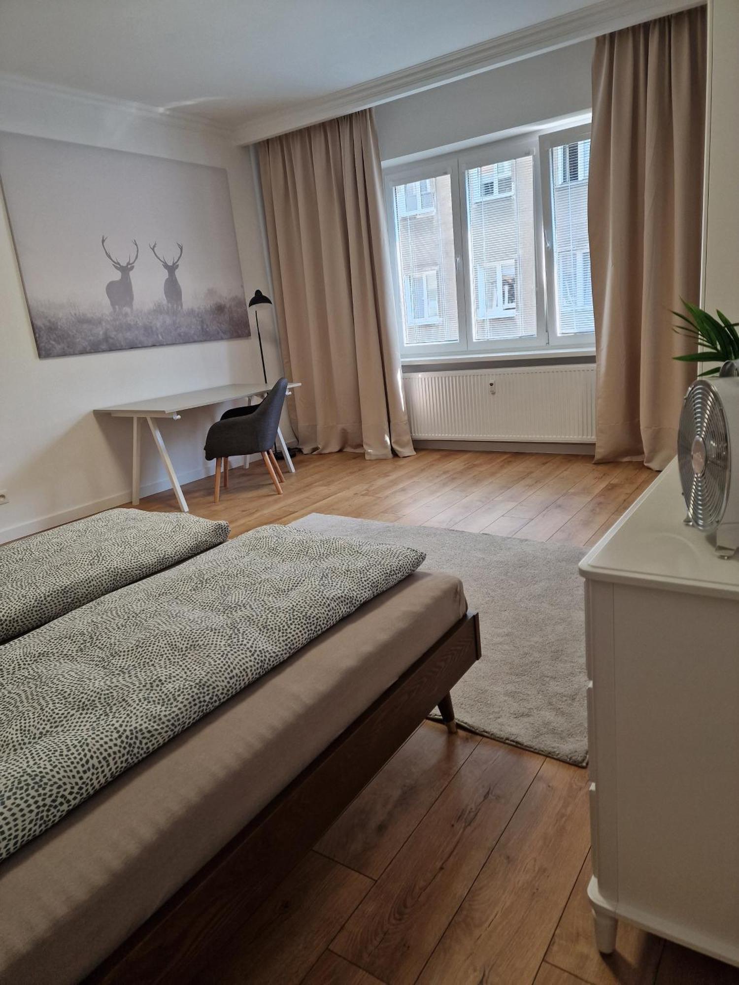 Old Town Apartment - 2 Bedrooms ブラチスラヴァ エクステリア 写真